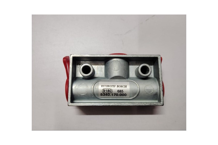 Pneumatic Shuttle Valve